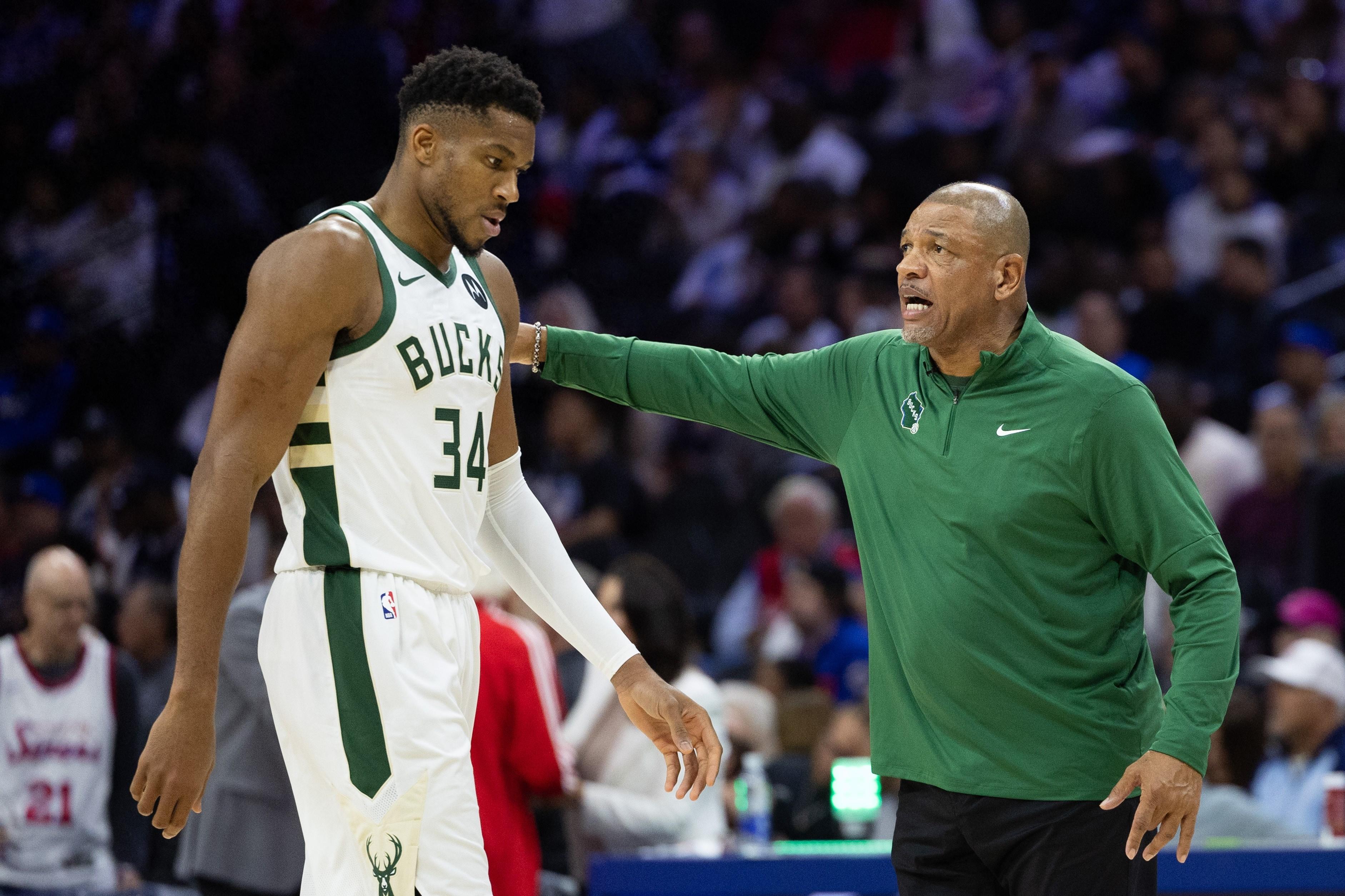 NBA东部决赛：雄鹿队击败热火队晋级总决赛